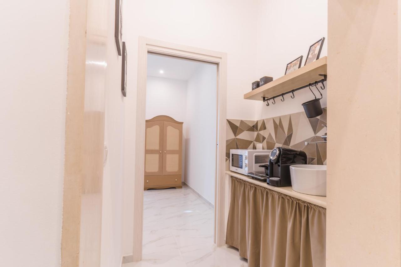 Guendalina Sweet Home - La Casetta Di Guendalina Trani Bagian luar foto