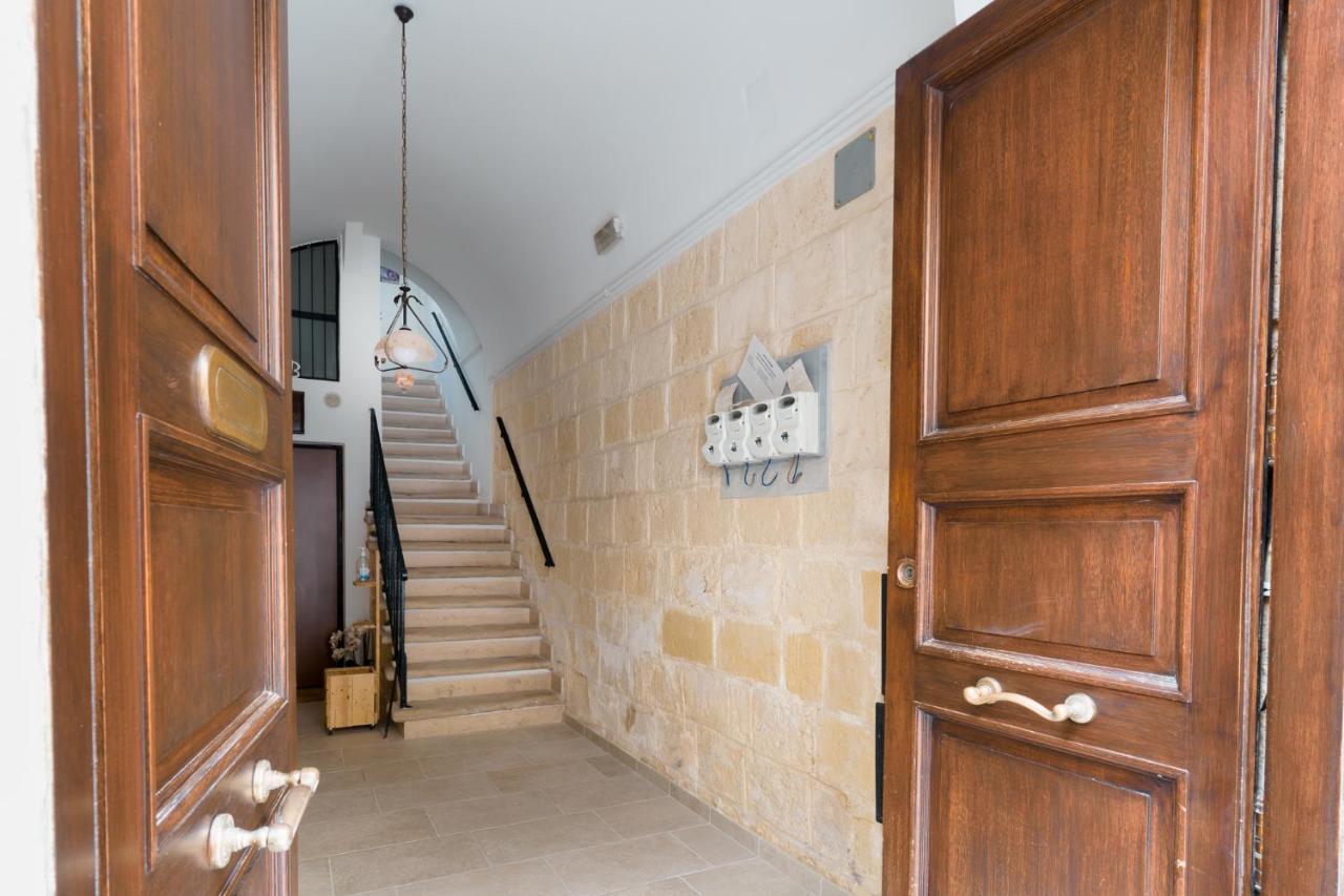 Guendalina Sweet Home - La Casetta Di Guendalina Trani Bagian luar foto