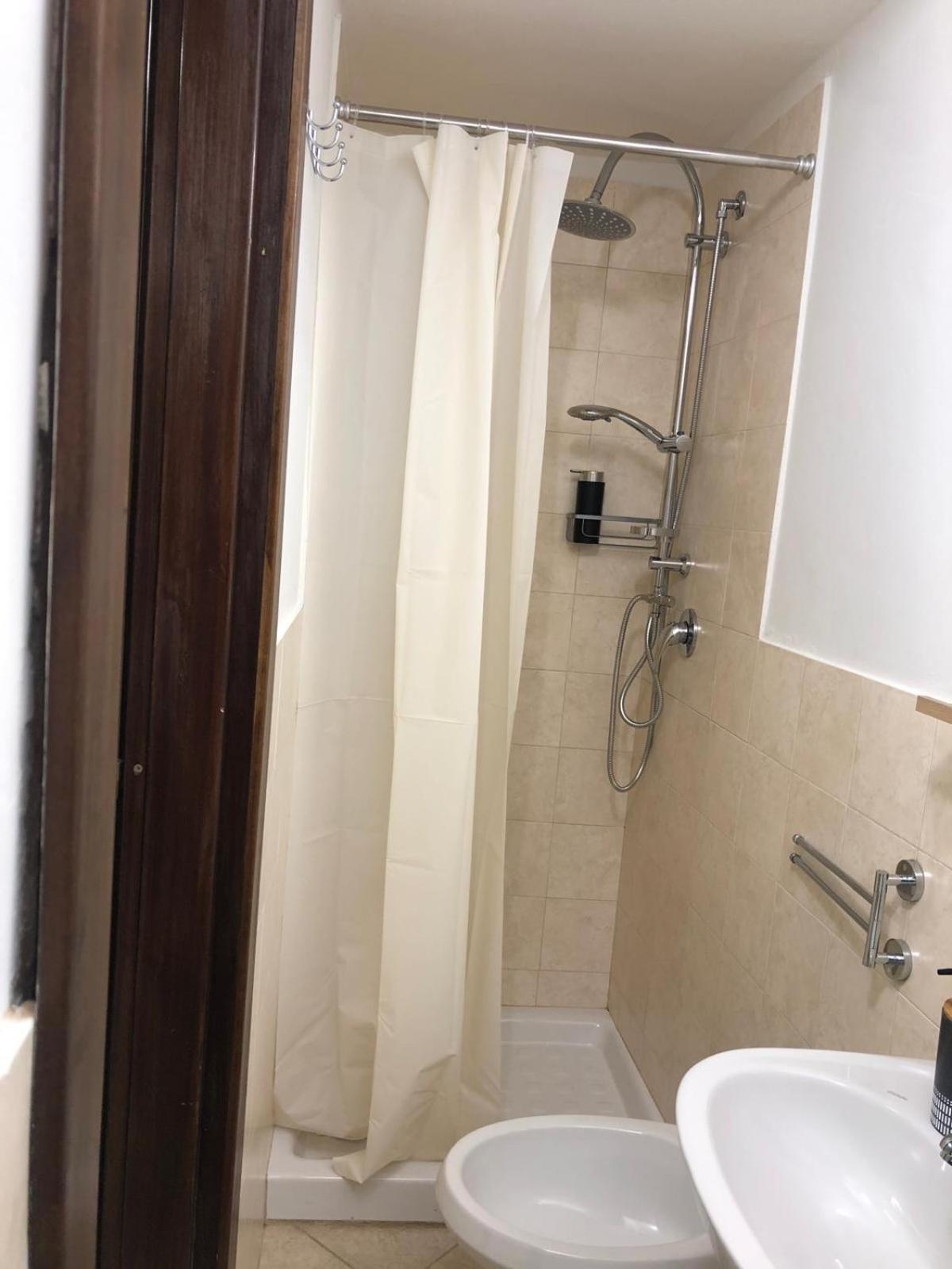 Guendalina Sweet Home - La Casetta Di Guendalina Trani Bagian luar foto